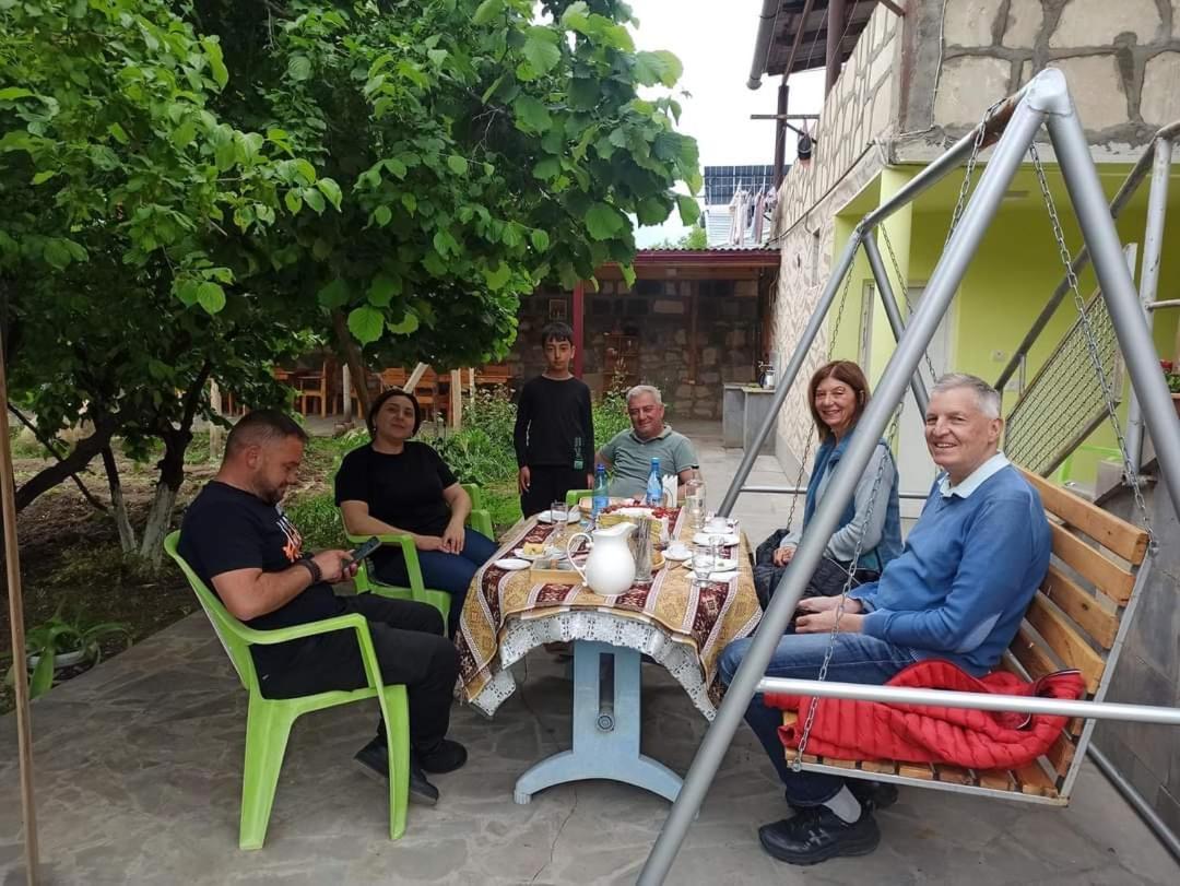 Sun House Hotell Yeghegnadzor Eksteriør bilde